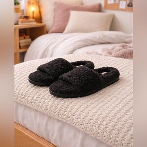 UGG Fuzz Yeah Black Shearling Slide Slippers Women’s Size 6